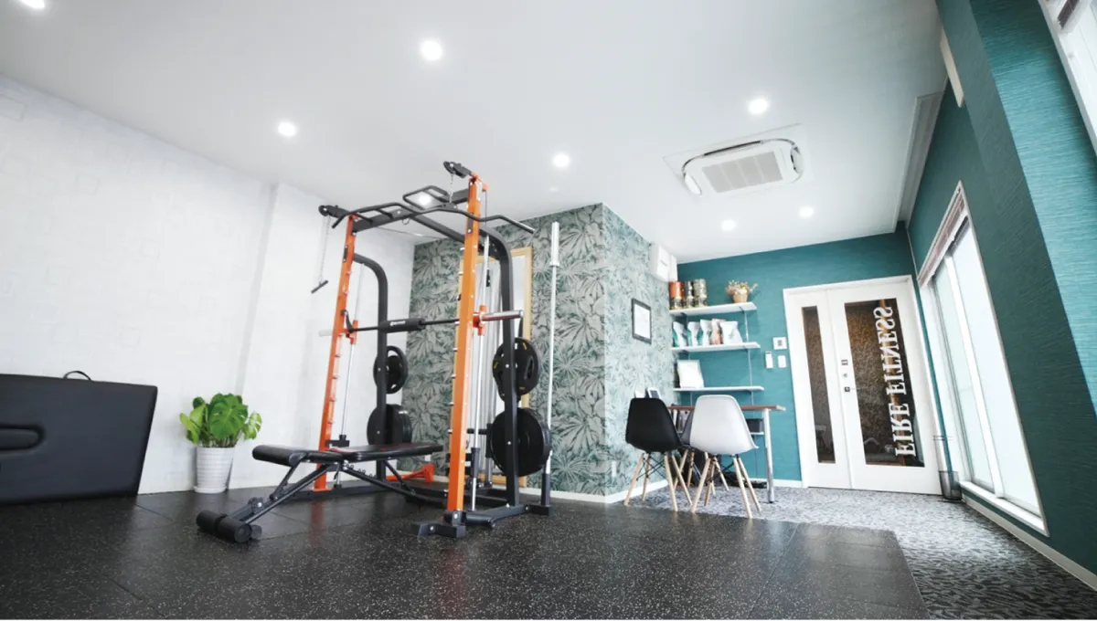 FIREFITNESSの店内(完全個室のトレーニングスペース)
